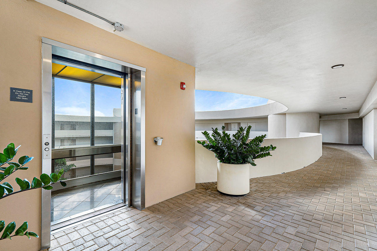 1401 South Ocean Boulevard, Unit 408 Boca Raton, FL 33432 - Photo 41 of 48 35
