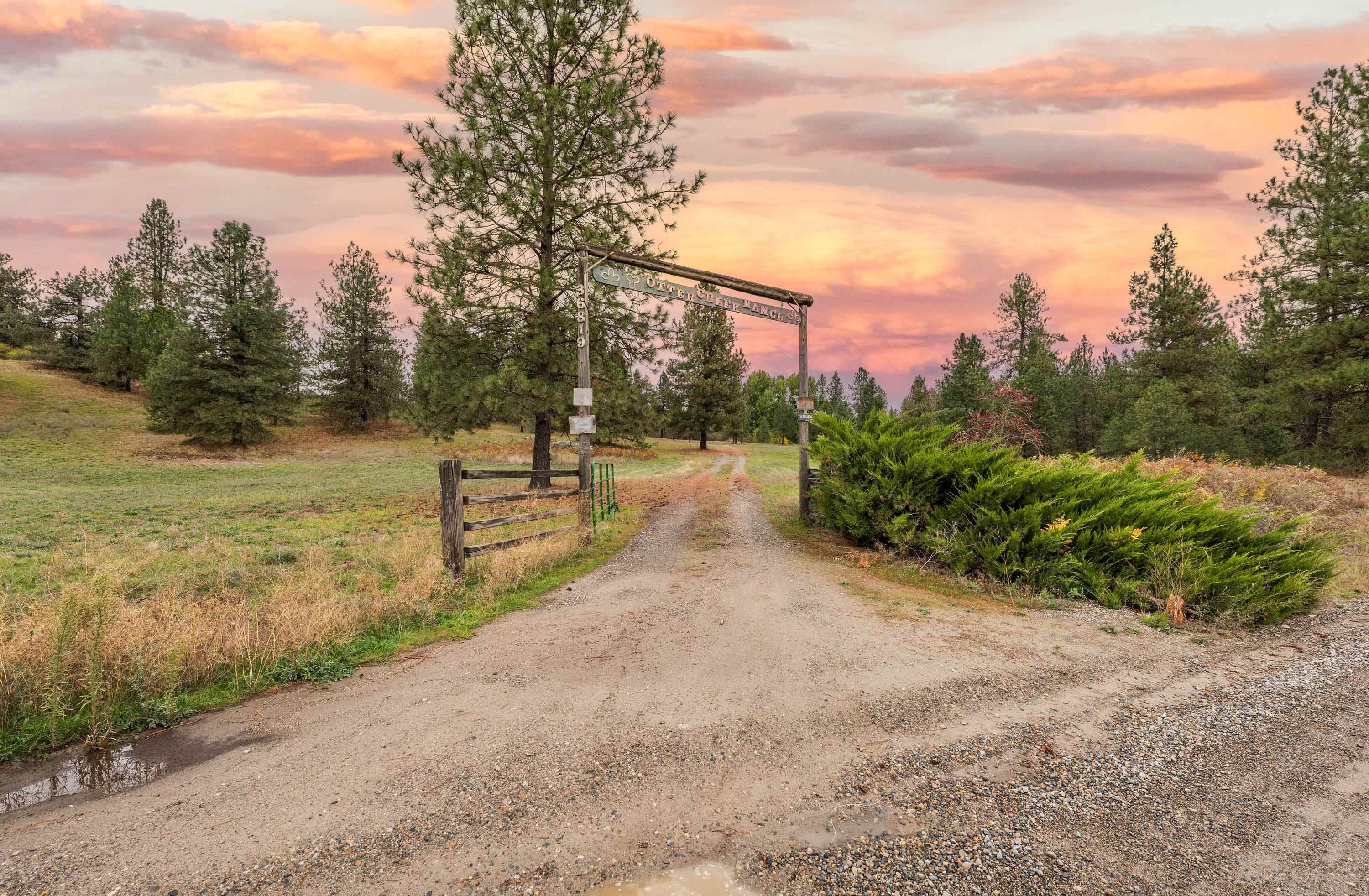 36819 North Valley Road Elk, WA 99009 - Photo 1 of 39