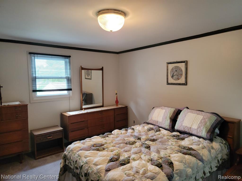 25630 Branchaster Road Farmington Hills, MI 48336 - Photo 35 of 48