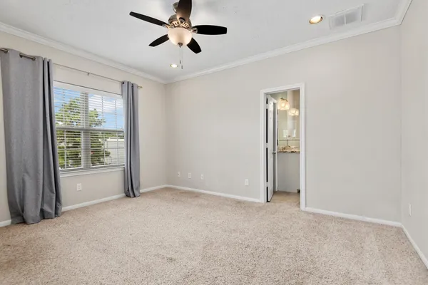 $2,300 | 7036 West 43rd Street, Houston, TX 77092