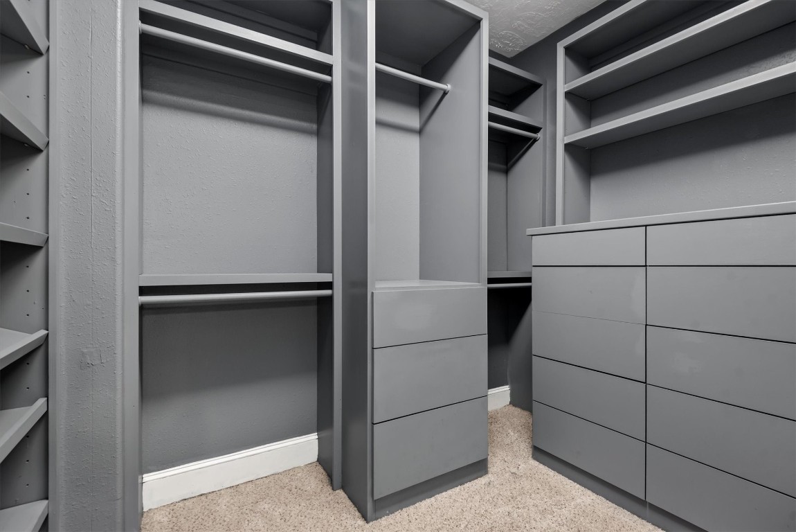 7036 West 43rd Street Houston, TX 77092 - Photo 22 of 28 a view of an empty walk in closet