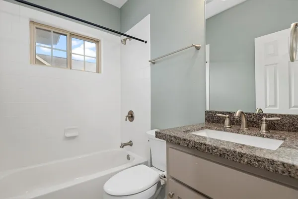 $2,300 | 7036 West 43rd Street, Houston, TX 77092