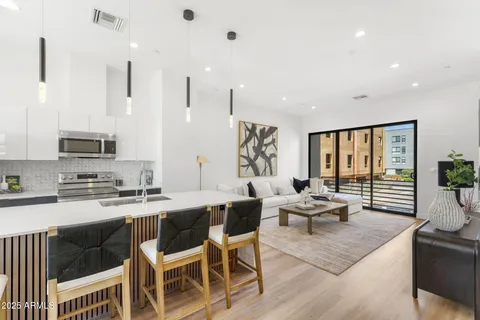 $798,000 | 4220 North 32nd Street, Unit 35, Phoenix, AZ 85016