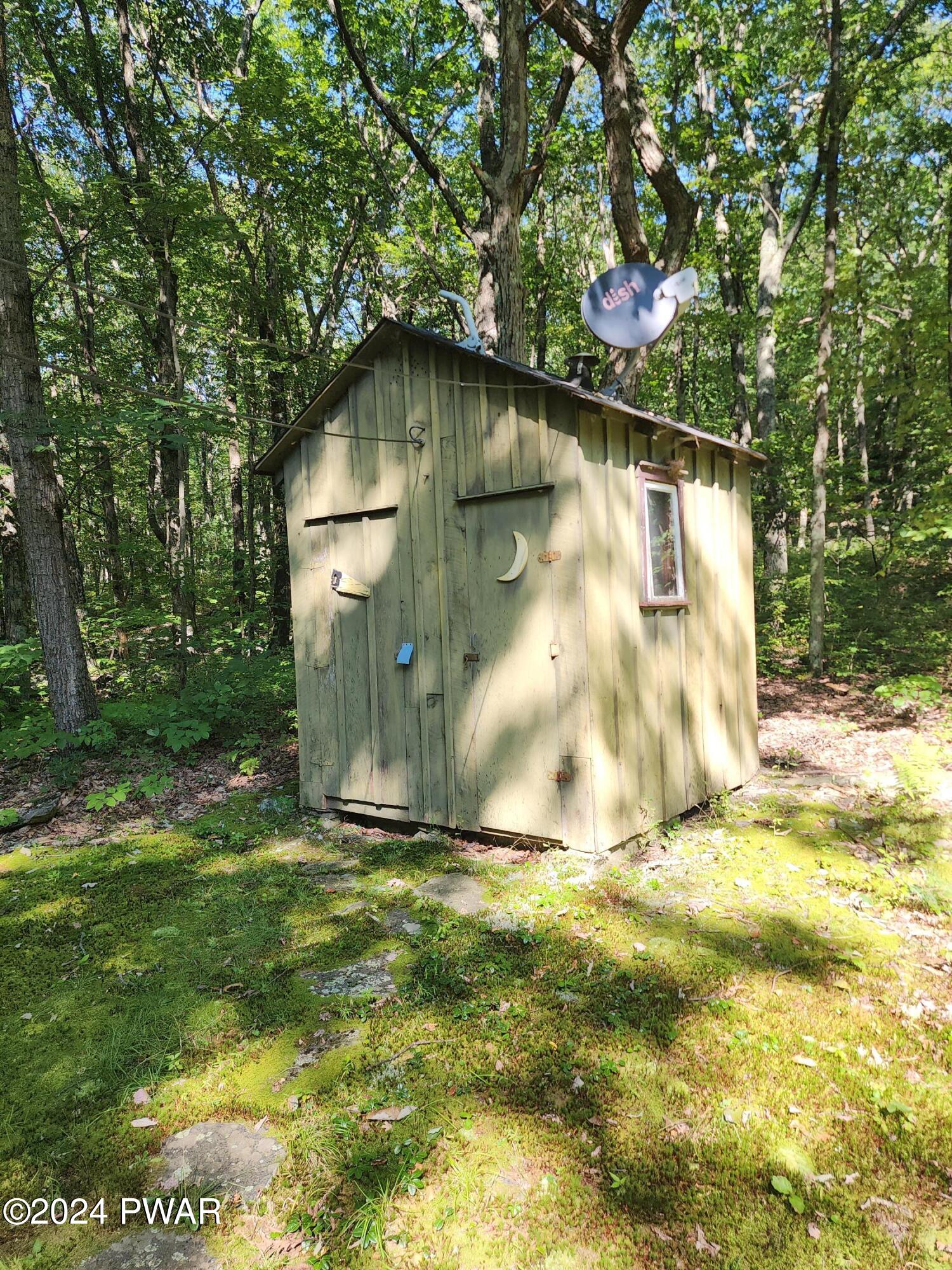 232 White Deer Lake Road Hawley, PA 18428 - Photo 3 of 28