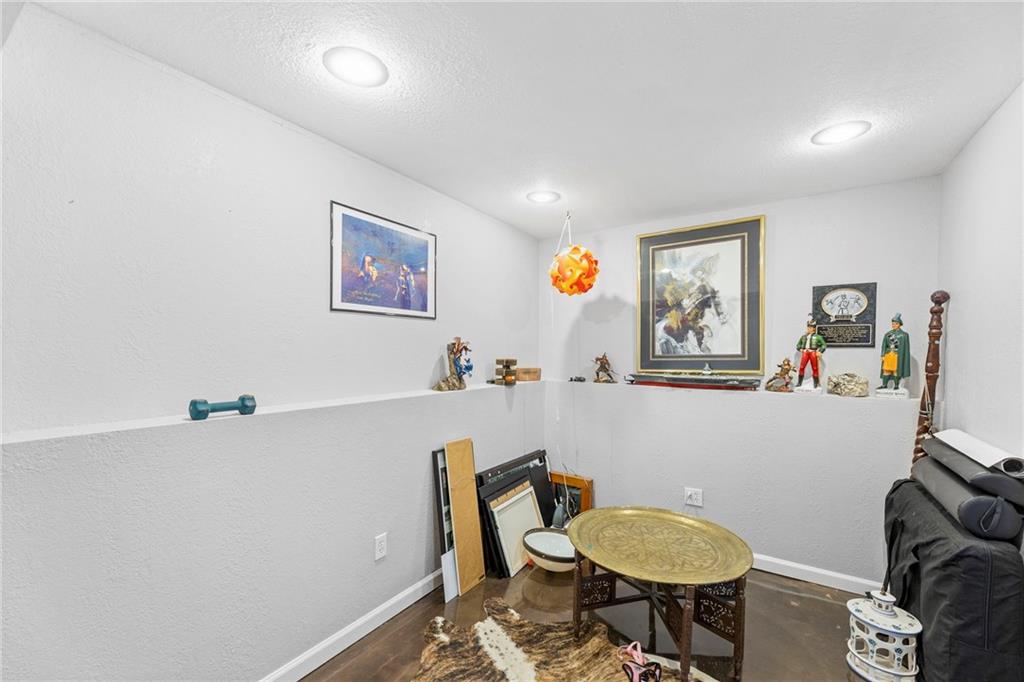 20729 South Barker Road Spring Hill, KS 66083 - Photo 17 of 62