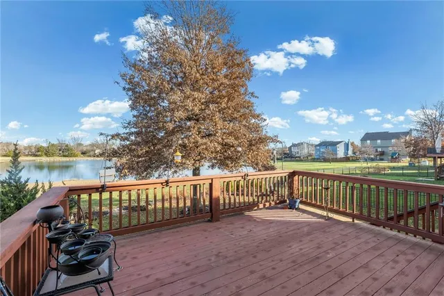 $470,000 | 20729 South Barker Road, Spring Hill, KS 66083