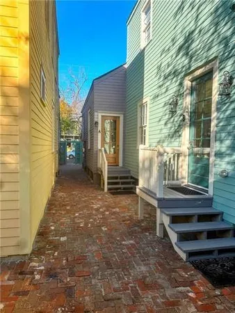 $2,500 | 922 B Kerlerec Street, Unit B, New Orleans, LA 70116