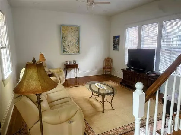 $2,500 | 922 B Kerlerec Street, Unit B, New Orleans, LA 70116