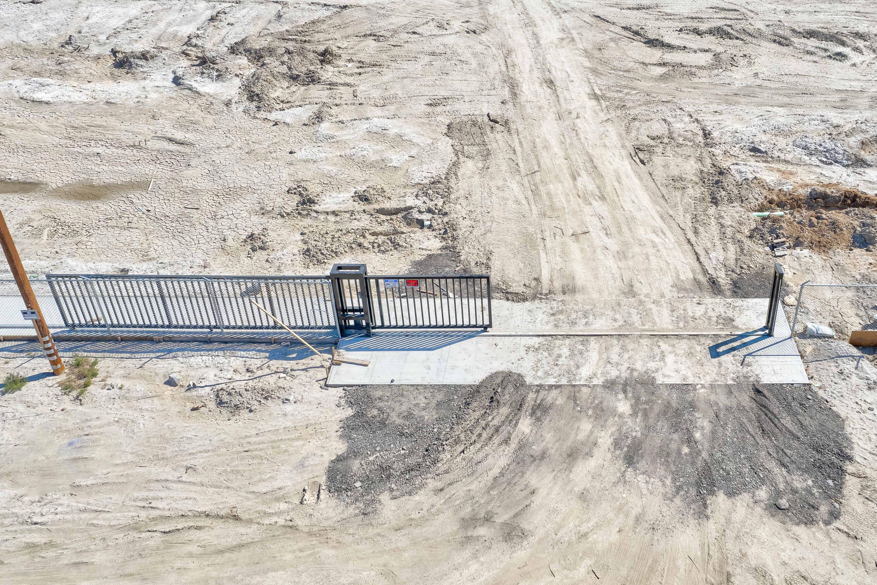 70140 Johnson Street Mecca, CA 92254 - Photo 2 of 29 a view of wooden fence