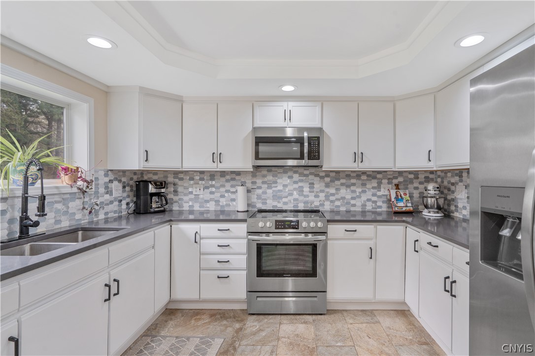 8431 River Road Lysander, NY 13027 - Photo 11 of 46 Kitchen