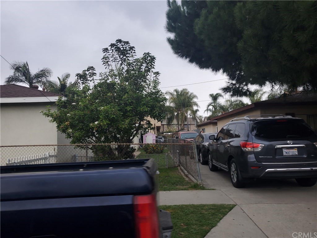 7913 Howe Street Paramount, CA 90723 - Photo 3 of 17 a view of a car garage