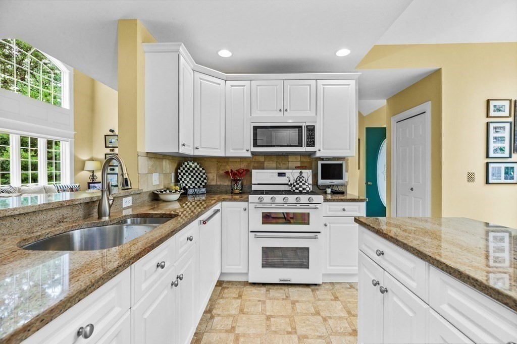 21 Pond Edge Trail Wareham, MA 02571 - Photo 3 of 39