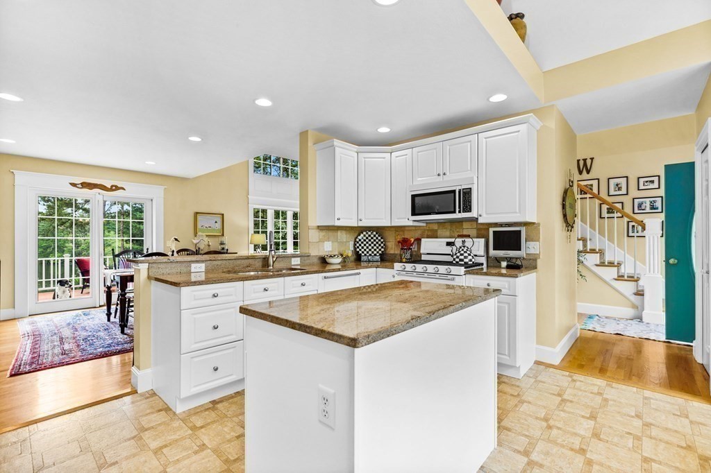 21 Pond Edge Trail Wareham, MA 02571 - Photo 5 of 39