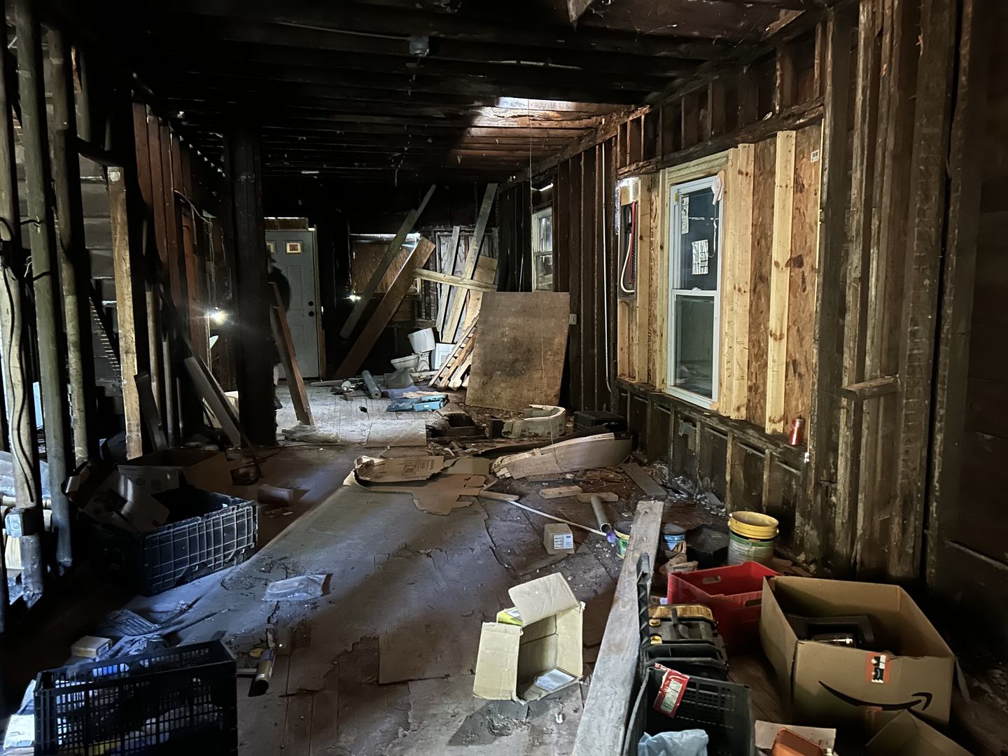 11935 South Perry Avenue Chicago, IL 60628 - Photo 2 of 7 a room with gym equipment