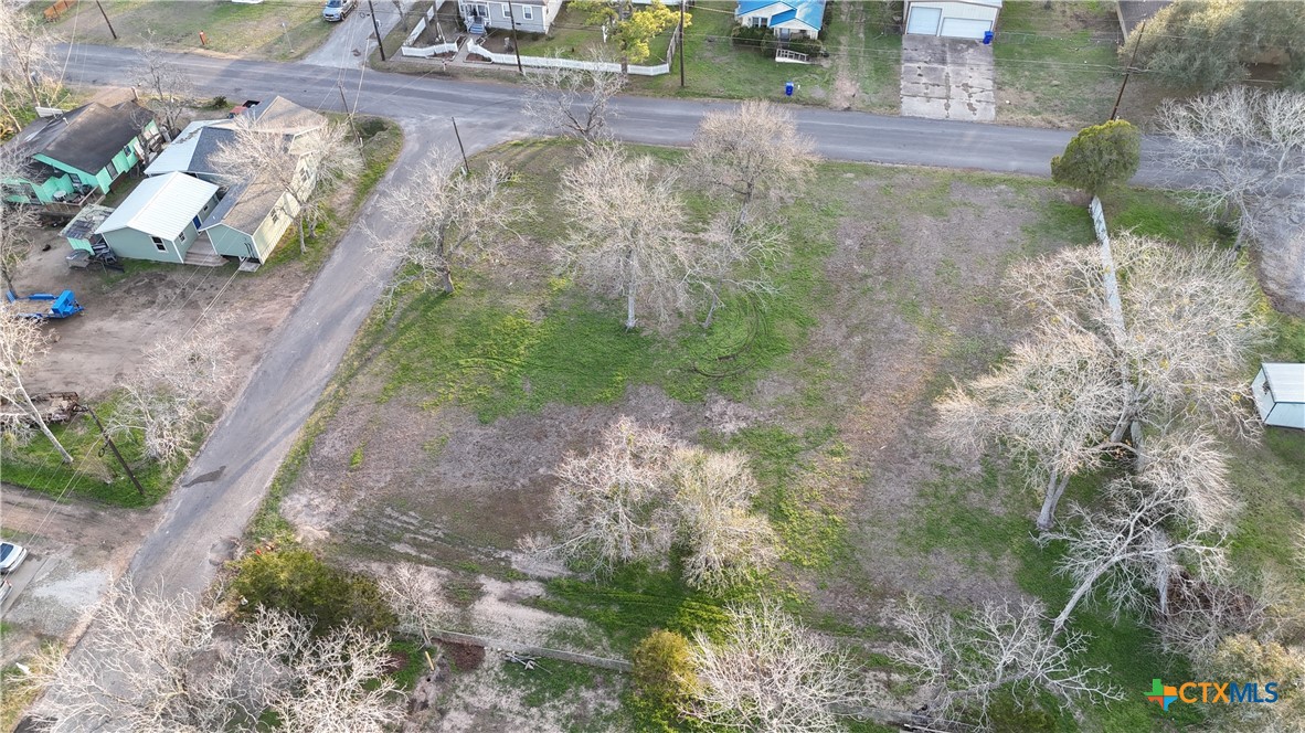 209 Maple Street Yoakum, TX 77995 - Photo 14 of 19