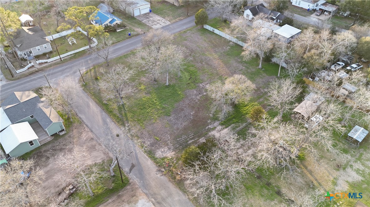 209 Maple Street Yoakum, TX 77995 - Photo 15 of 19