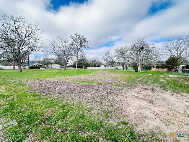 $99,900 | 209 Maple Street, Yoakum, TX 77995