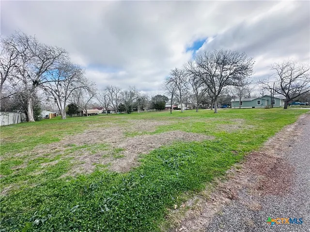 $99,900 | 209 Maple Street, Yoakum, TX 77995