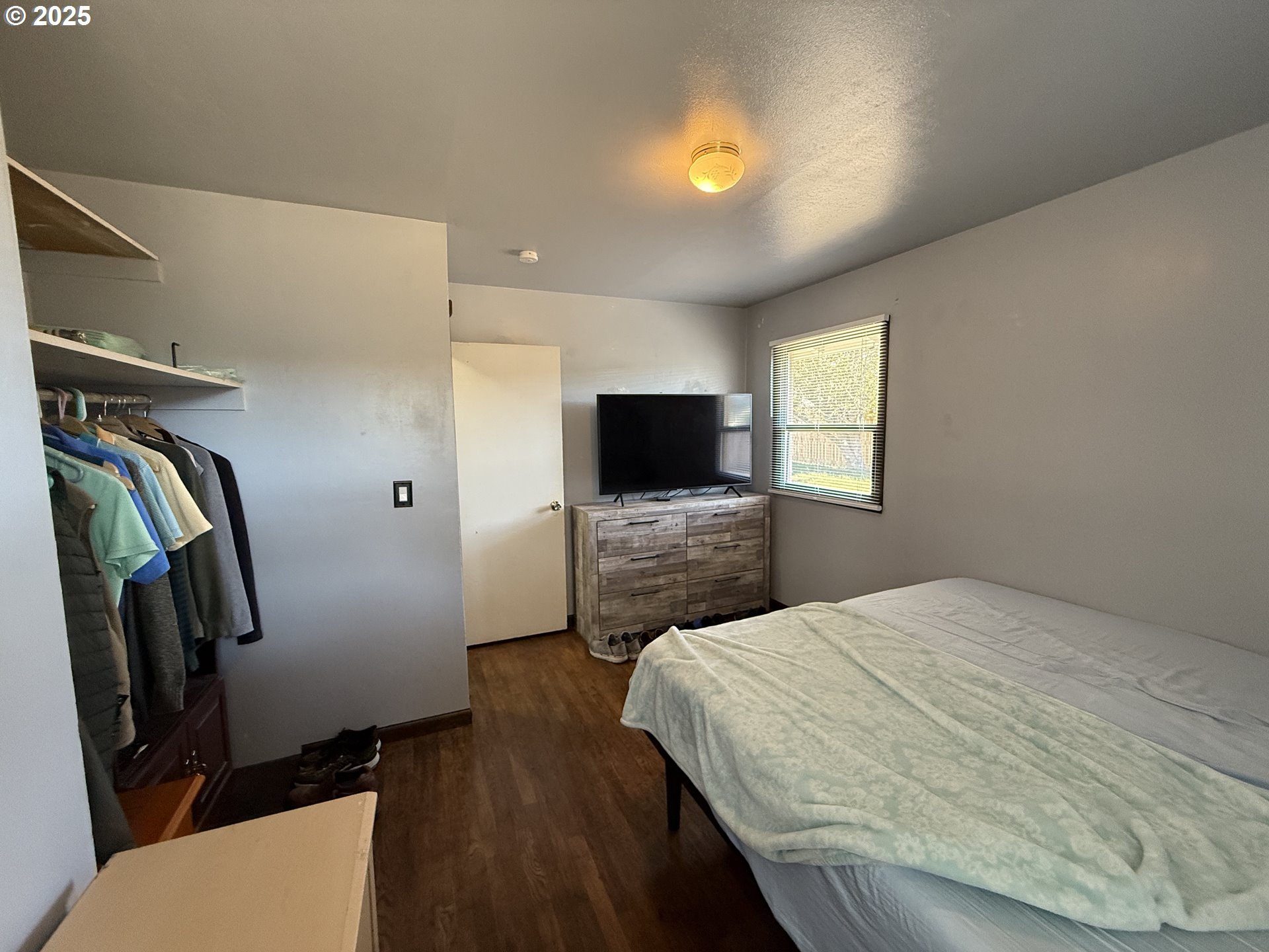 2975 Colorado Avenue North Bend, OR 97459 - Photo 13 of 26 Bedroom