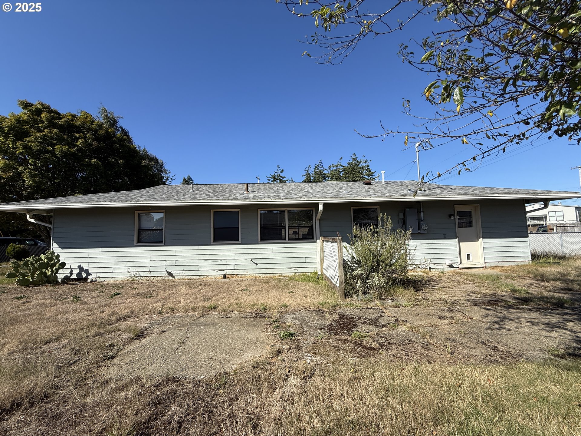 2975 Colorado Avenue North Bend, OR 97459 - Photo 25 of 26 Exterior