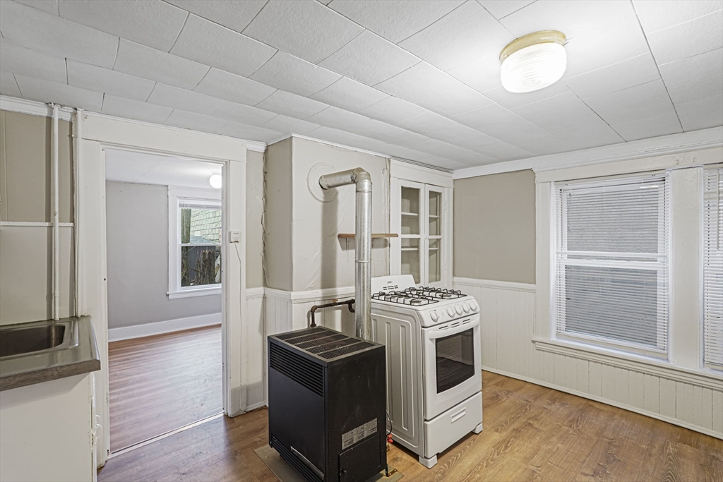 10 Ellsworth Street Worcester, MA 01610 - Photo 25 of 31