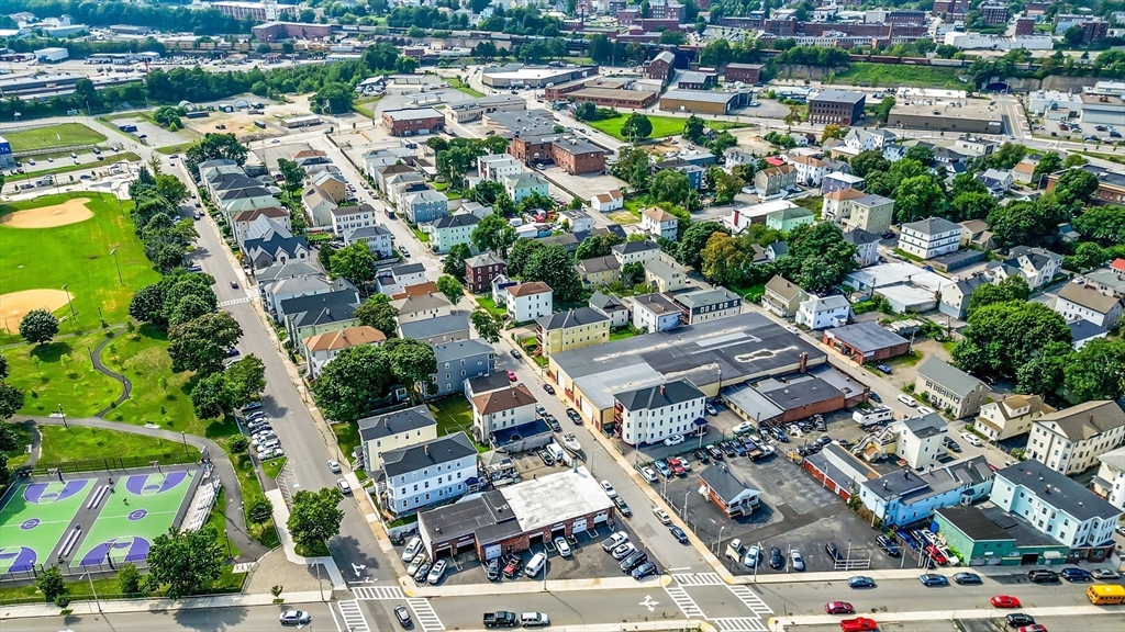 10 Ellsworth Street Worcester, MA 01610 - Photo 3 of 31