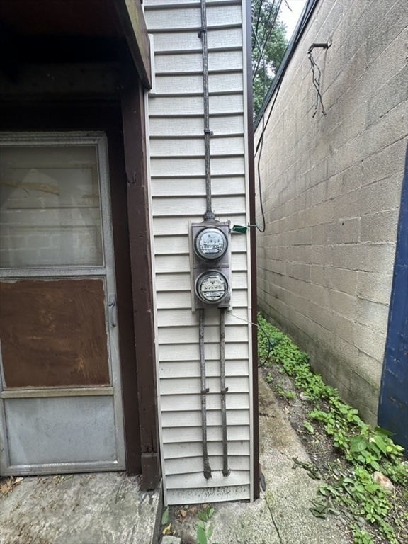 10 Ellsworth Street Worcester, MA 01610 - Photo 8 of 31