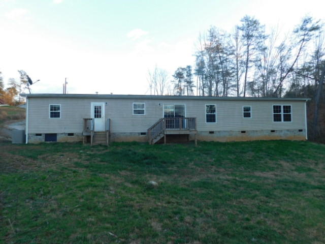 117 Agape Lane Heiskell, TN 37754 - Photo 4 of 19 4 REAR