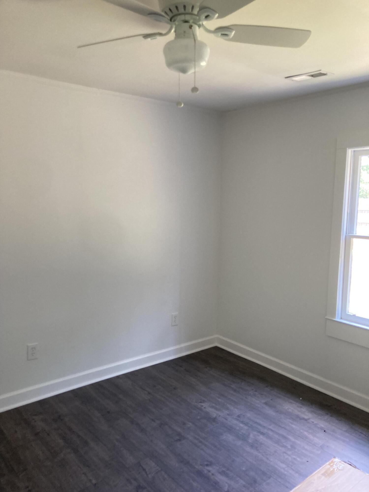 110 Groves Street Walterboro, SC 29488 - Photo 12 of 25 Grove Street Room 2