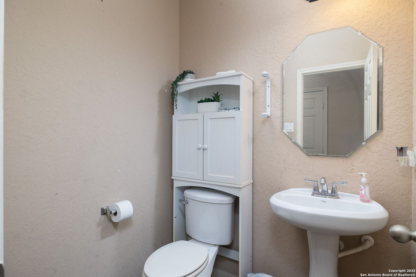 520 Brook Shadow Cibolo, TX 78108 - Photo 7 of 32