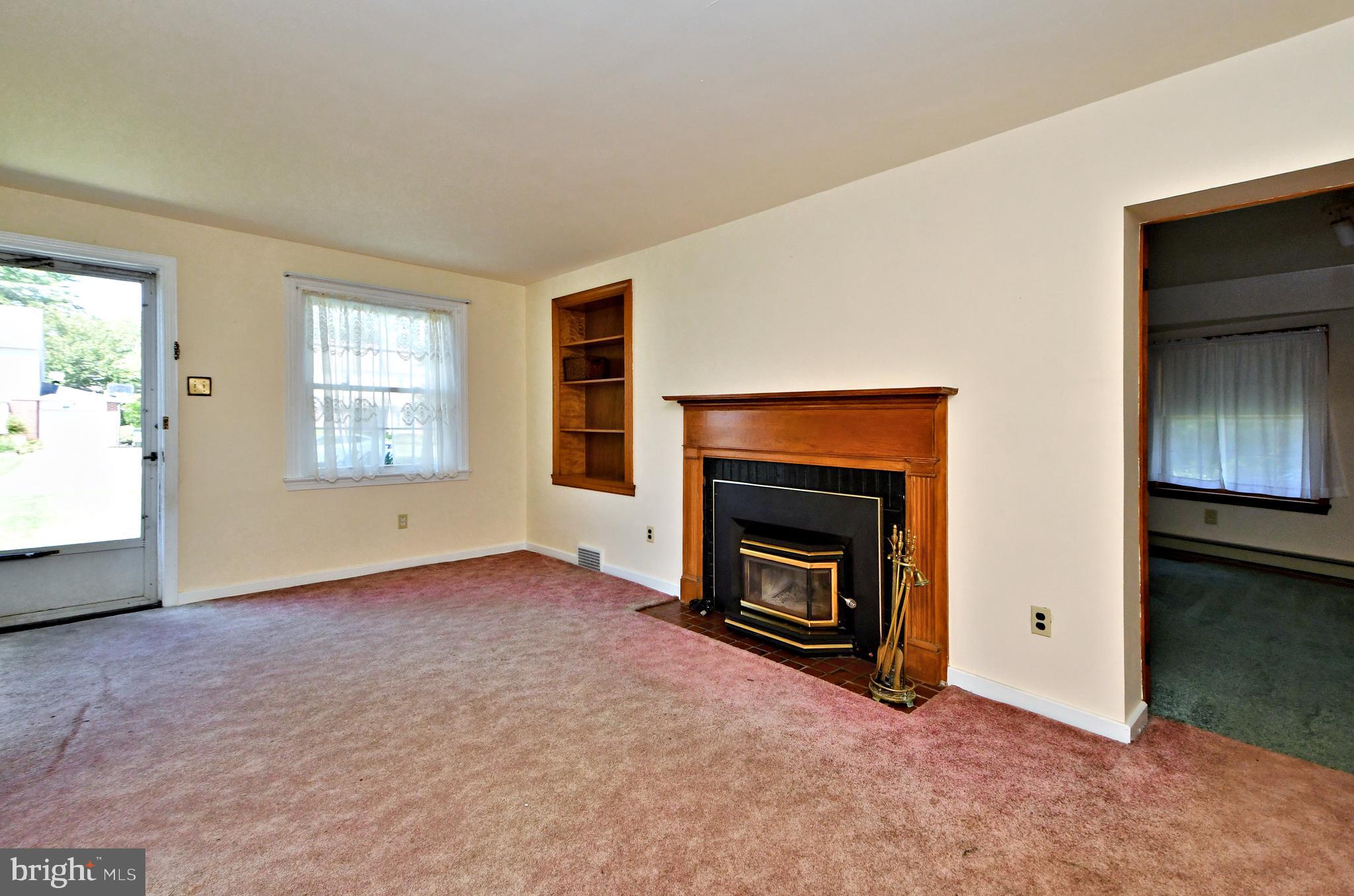 128 Garden Road Oreland, PA 19075 - Photo 3 of 32 Pristine hardwood floors under carpeting