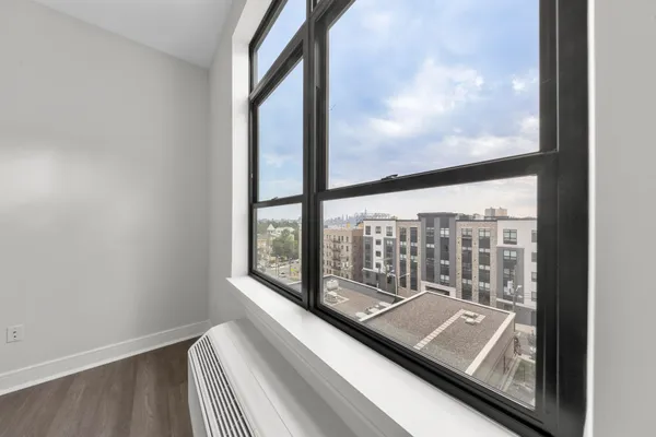 $3,800 | 121 34th Street, Unit 405, Union City, NJ 07087