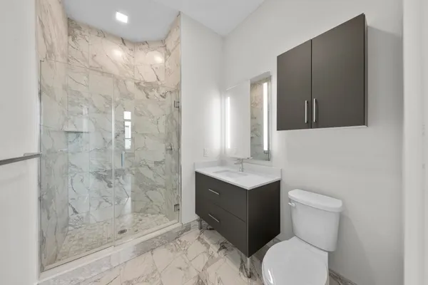 $3,800 | 121 34th Street, Unit 405, Union City, NJ 07087