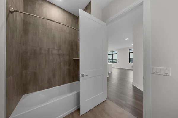 $3,800 | 121 34th Street, Unit 405, Union City, NJ 07087