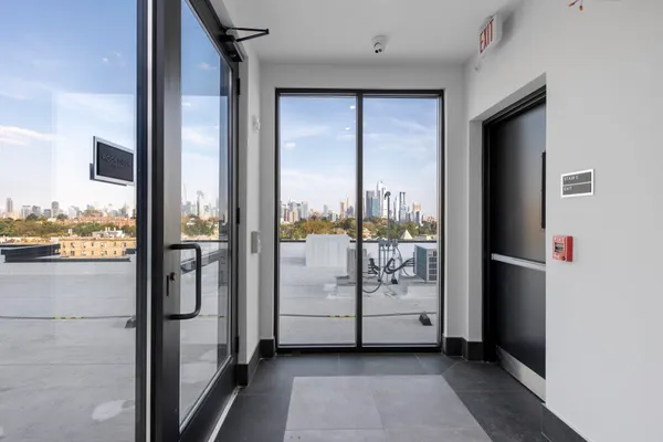 $3,800 | 121 34th Street, Unit 405, Union City, NJ 07087