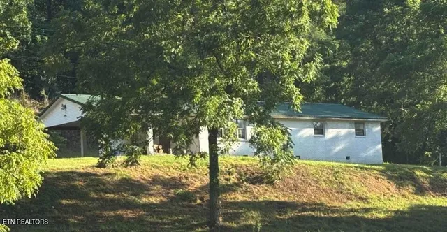 $164,900 | 5075 Highway 25E, Tazewell, TN 37879