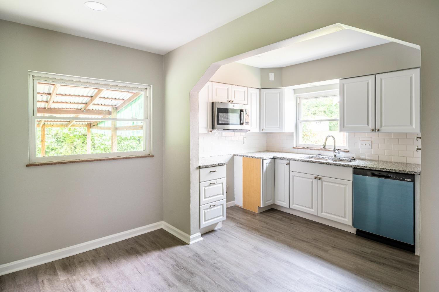 224 Ridgeway Road Cincinnati, OH 45216 - Photo 6 of 22