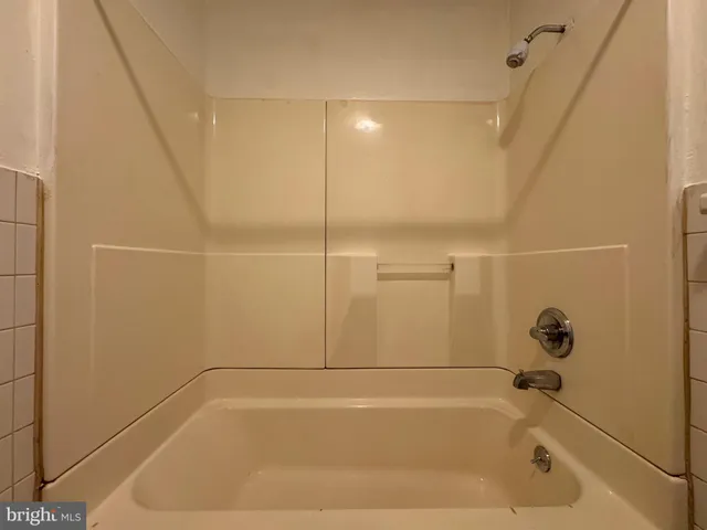 $900 | 222 Long Lane, Unit 2F, Upper Darby, PA 19082