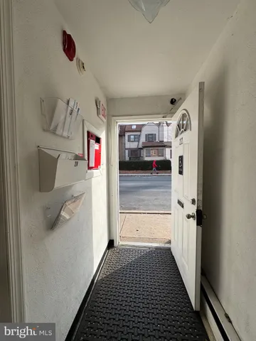 $900 | 222 Long Lane, Unit 2F, Upper Darby, PA 19082