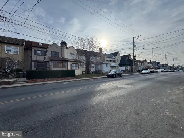 $900 | 222 Long Lane, Unit 2F, Upper Darby, PA 19082