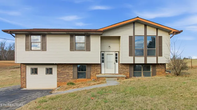 $349,000 | 2426 Highway 25W, Strawberry Plains, TN 37871