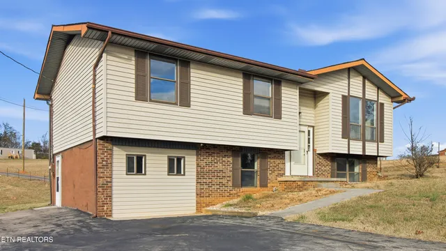 $349,000 | 2426 Highway 25W, Strawberry Plains, TN 37871