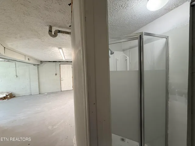 $349,000 | 2426 Highway 25W, Strawberry Plains, TN 37871