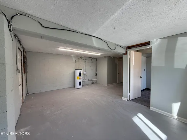 $349,000 | 2426 Highway 25W, Strawberry Plains, TN 37871