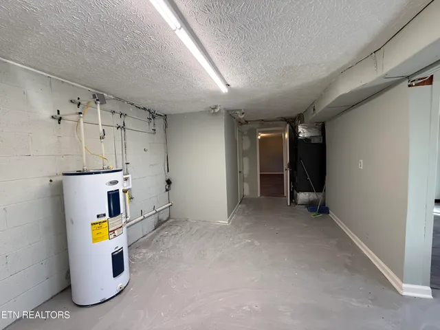 $349,000 | 2426 Highway 25W, Strawberry Plains, TN 37871