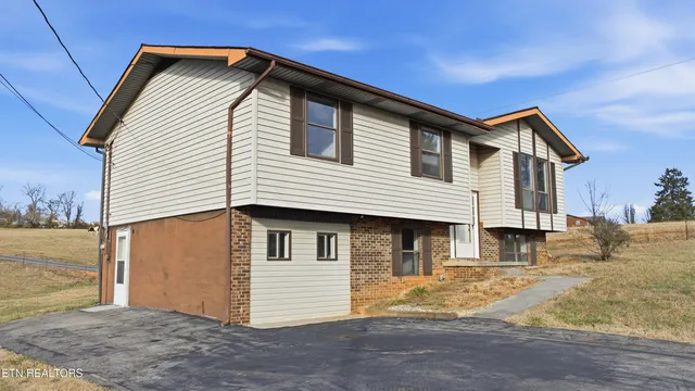$349,000 | 2426 Highway 25W, Strawberry Plains, TN 37871