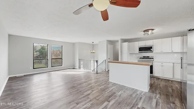 $369,000 | 2426 Highway 25W, Strawberry Plains, TN 37871