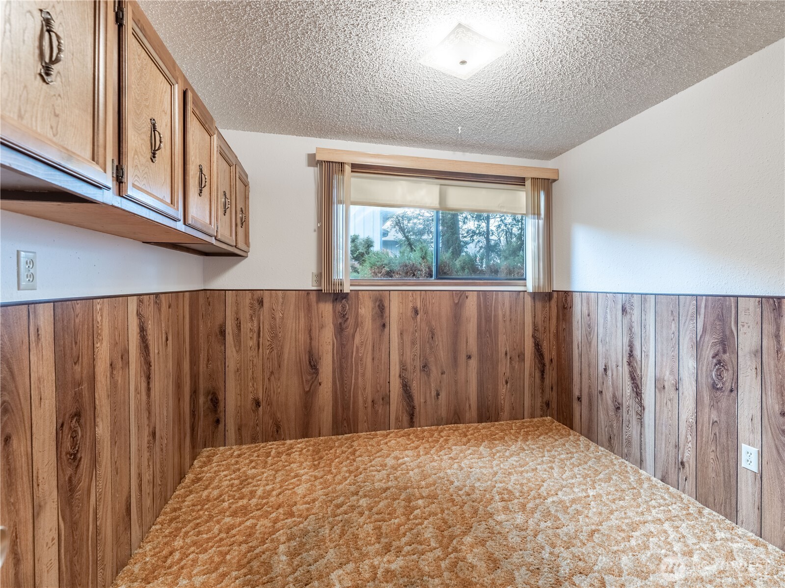 1317 Wedgewood Avenue Wenatchee, WA 98801 - Photo 27 of 39 a view of an entryway with wooden floor