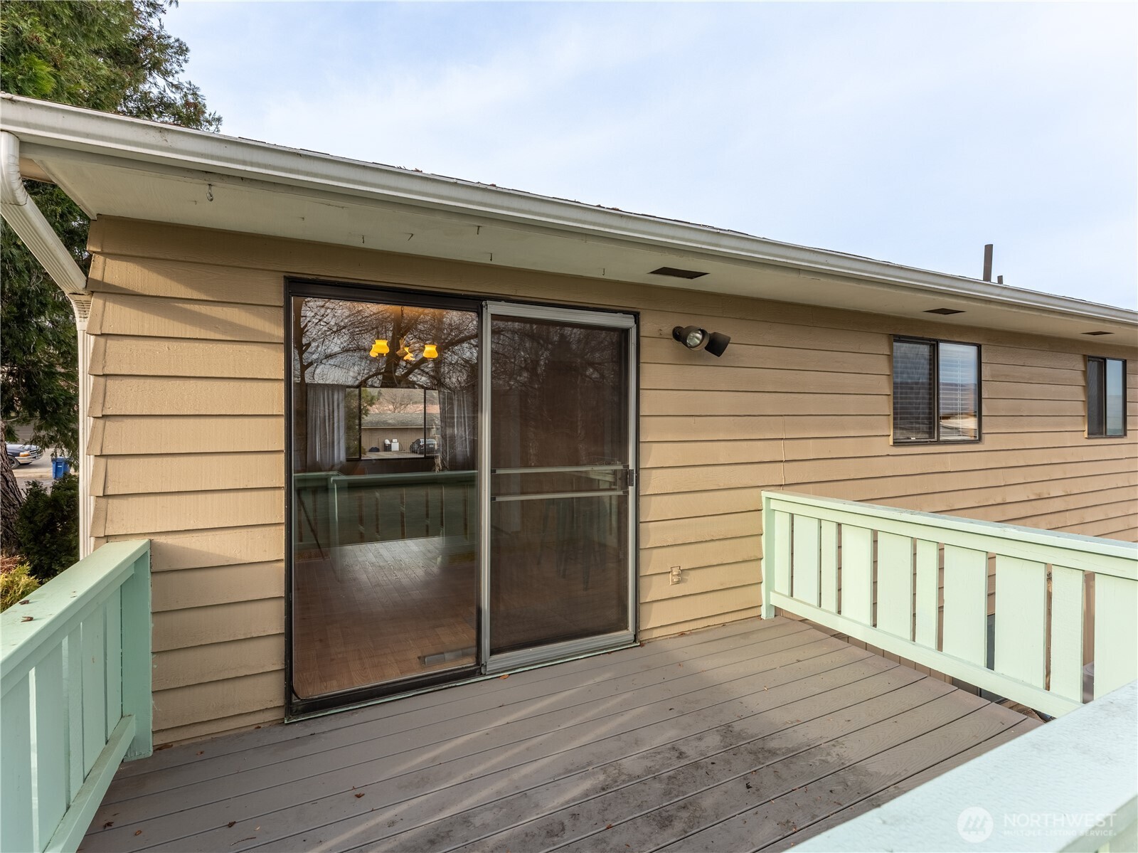 1317 Wedgewood Avenue Wenatchee, WA 98801 - Photo 38 of 39 a view of a house with wooden deck