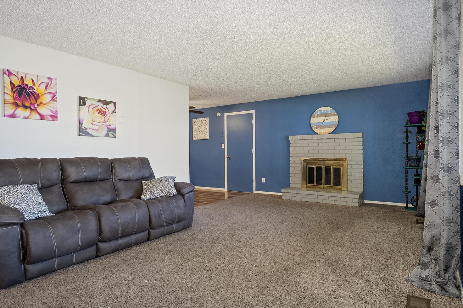 108 Vincent Avenue Central Point, OR 97502 - Photo 3 of 20 Vincent_015 copy